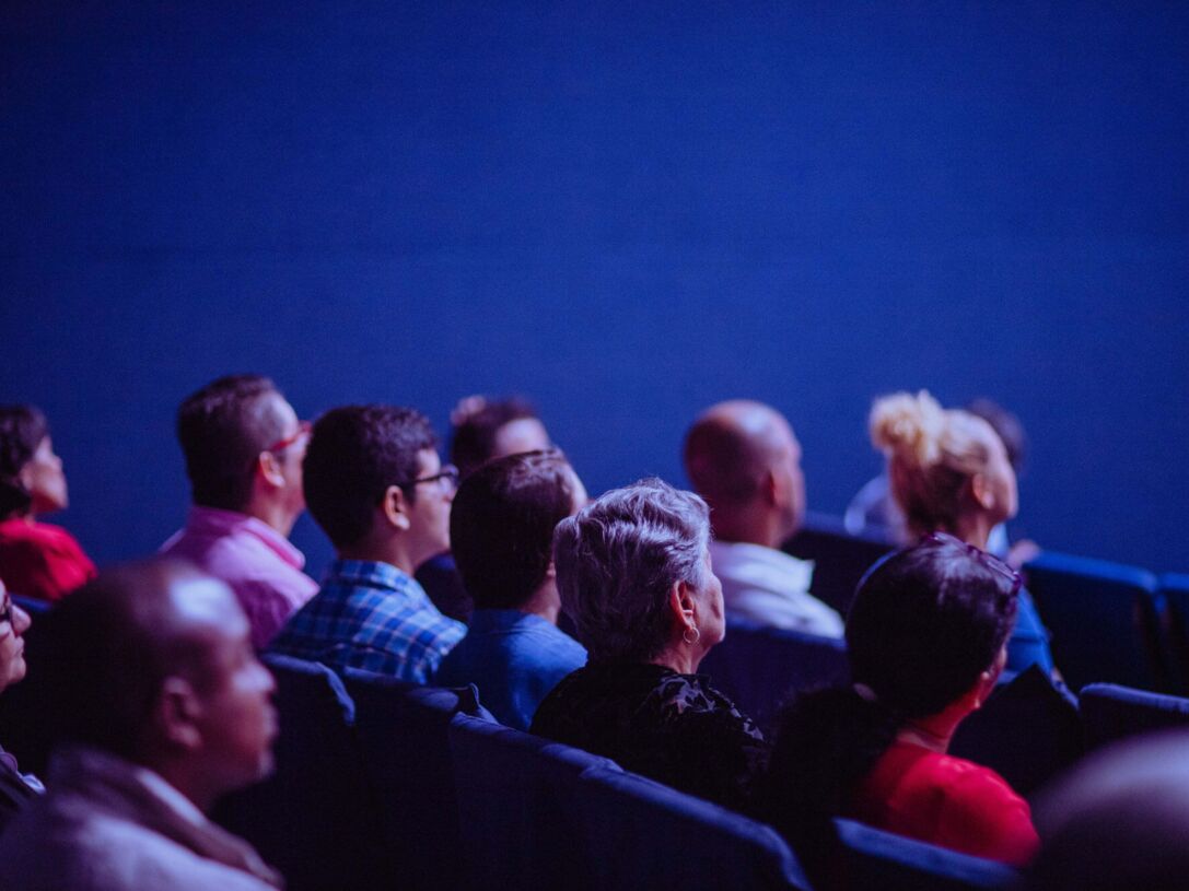 Menschen bei einer Konferenz